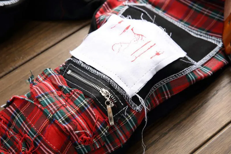 Men's Ripped Jeans With Patches